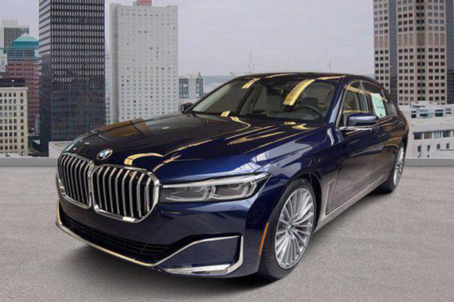 2022 BMW 740i RWD
