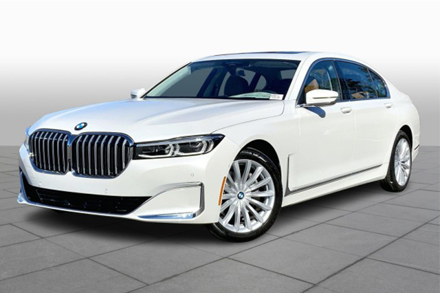 2022 BMW 740i RWD Sedan