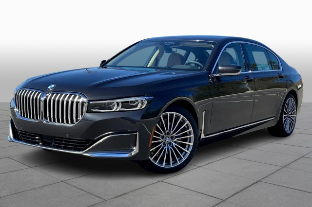 2022 BMW 7 Series 740i