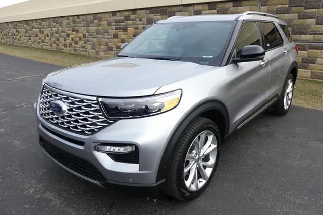 2022 Ford Explorer Platinum SUV