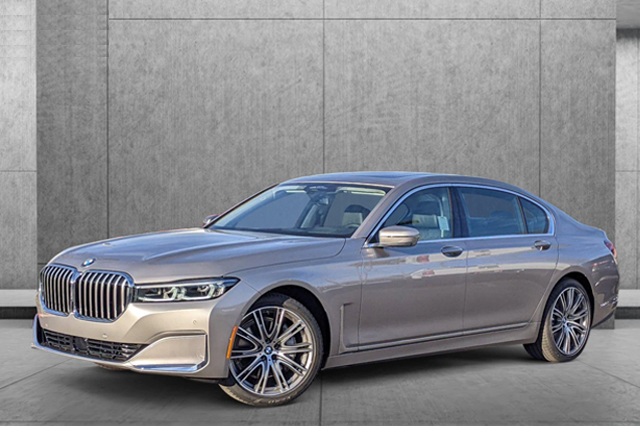 2022 BMW 740i