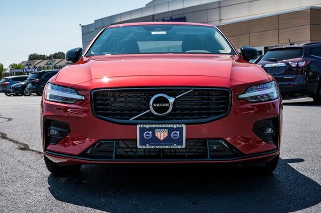 2022 Volvo S60 B5 Momentum Sedan