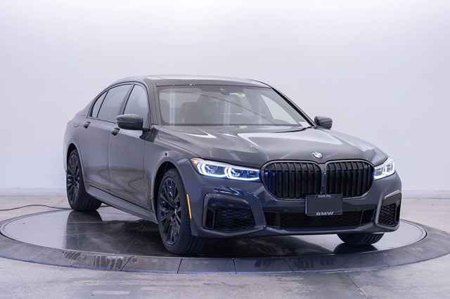 2022 BMW 7-Series 740i