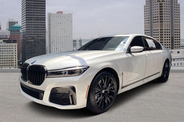 2022 BMW 740i