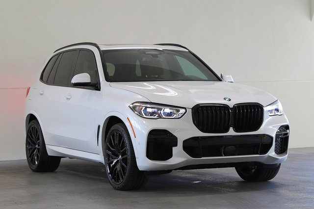 2022 BMW X5 M50i AWD SAV
