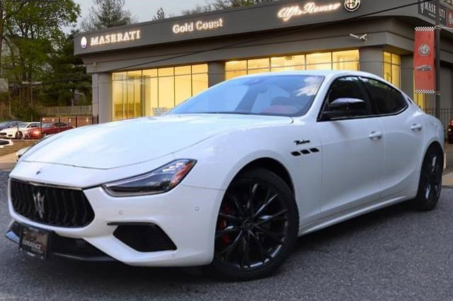 2022 Maserati Ghibli Modena Q4