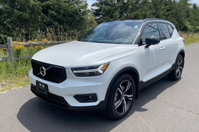 2022 Volvo XC40 T5 AWD R-Design SUV