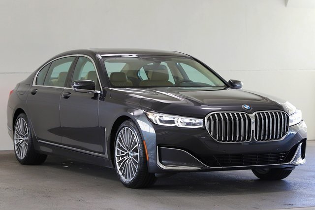 2022 BMW 7 Series 740i