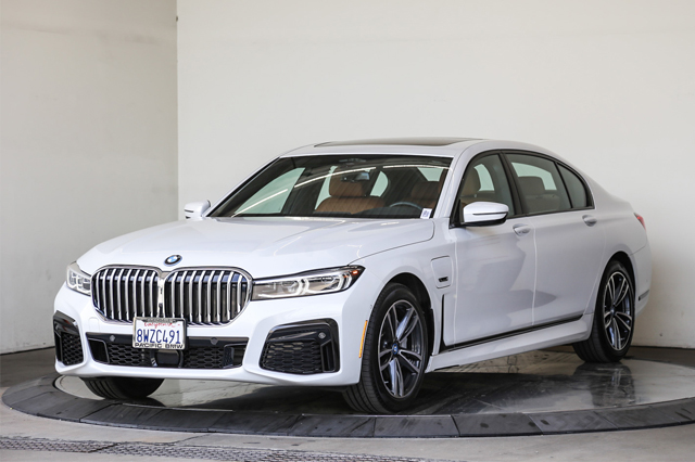 2022 BMW 7 Series 745e xDrive Plug-In Hybrid AWD