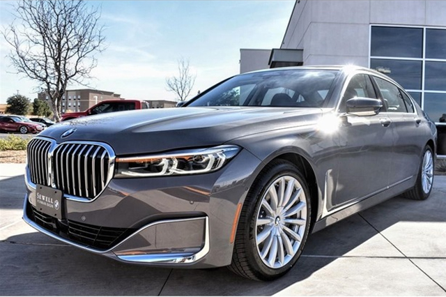 2022 BMW 7 Series 740i
