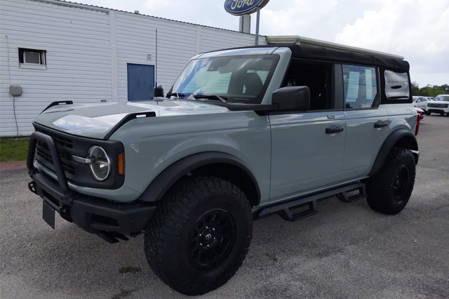 2022 Ford Bronco Base 4x4 6