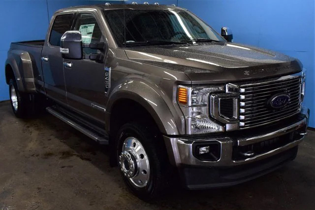 2022 Ford F-450 Crew Cab Long Bed Truck V8 32V DDI OHV Turbo Diesel