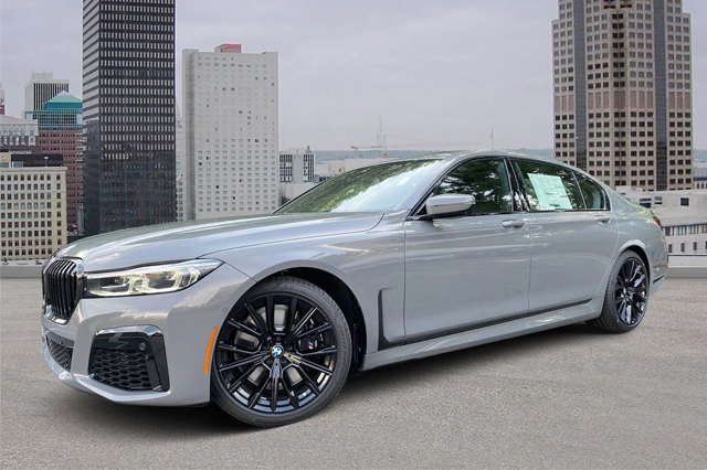 2022 BMW 740i