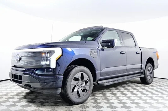 2022 Ford F-150 Lightning LARIAT