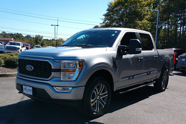 2022 Ford F-150 XL Truck SuperCrew Cab V-8 cyl