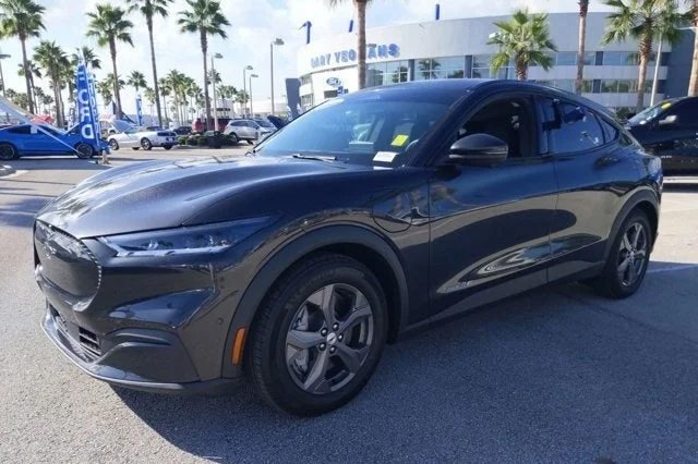 2022 Ford Mustang Mach-E Select