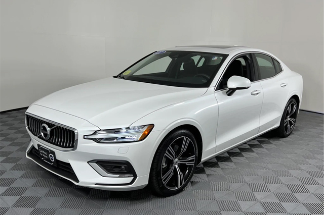 2022 Volvo S60 B5 Inscription Sedan