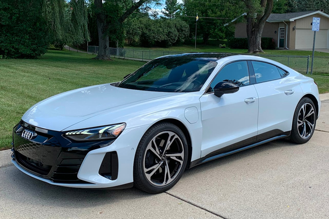 2022 Audi e-tron GT Premium Plus Sedan