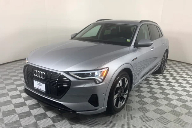 2022 Audi e-tron Premium Quattro SUV