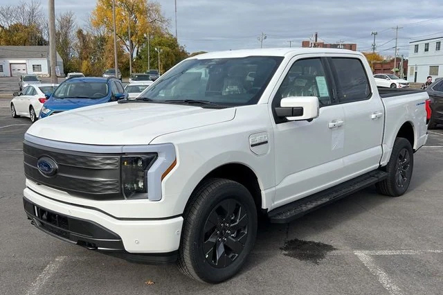 2022 Ford F-150 Lightning Lariat