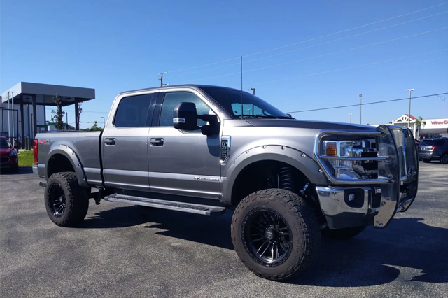 2022 Ford F-350 Crew 4WD Lariat Truck Crew Cab V-8 cyl