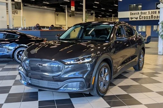 2022 Ford Mustang Mach-E Select