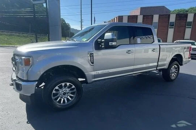 2022 Ford Super Duty F-250 SRW 4x4 CrewCab Lariat
