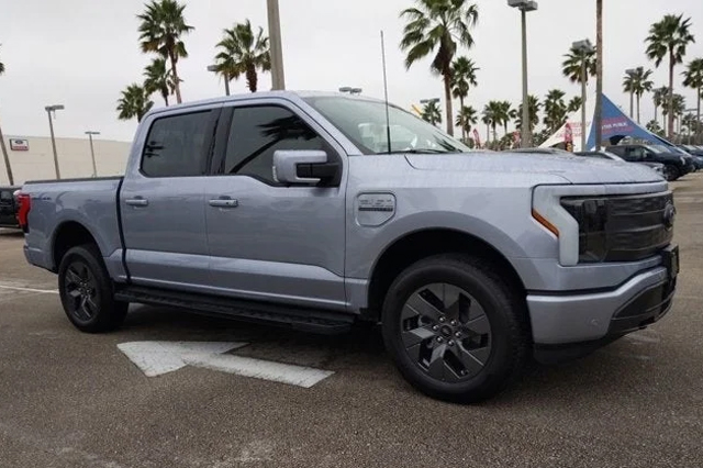 2022 Ford F-150 Lightning LARIAT