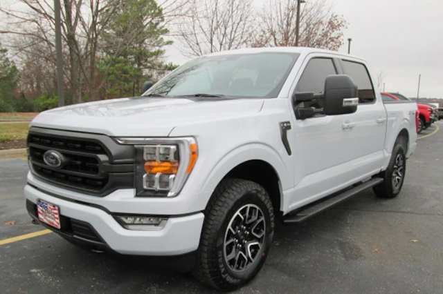2022 Ford F-150 Truck SuperCrew Cab XLT