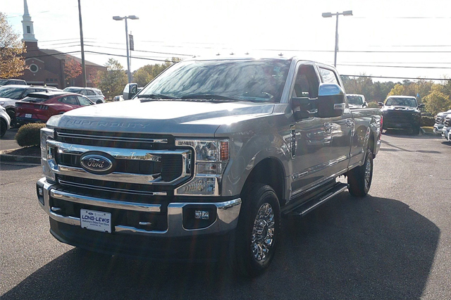 2022 Ford F-250 XLT Truck Crew Cab V-8 cyl