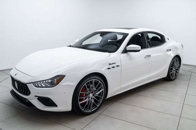 2022 Maserati Ghibli Modena Q4