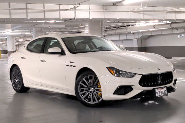 2022 Maserati Ghibli Modena Q4