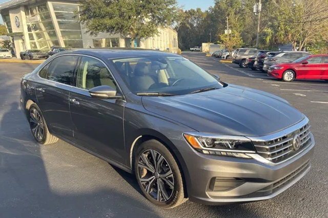 2022 Volkswagen Passat 2.0T SE