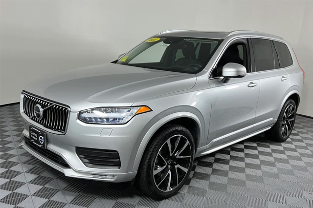 2022 Volvo XC90 T6 Momentum SUV