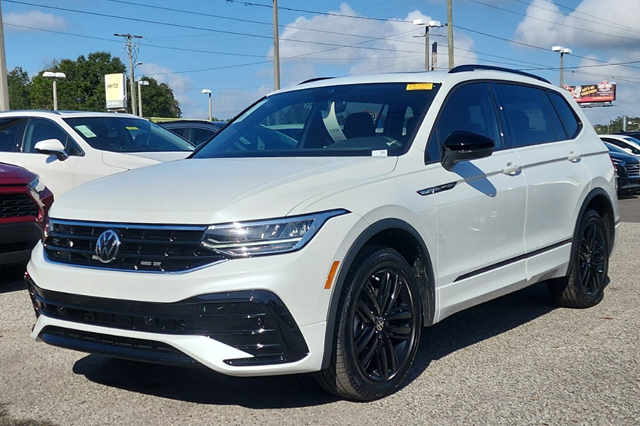 2022 Volkswagen Tiguan SE R-Line Black