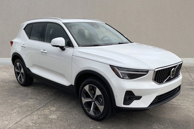 2023 Volvo XC40 Plus Bright Theme SUV