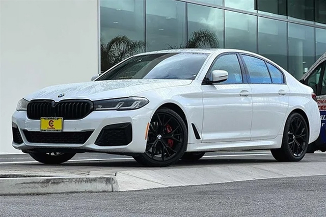2023 BMW 5 Series 530i