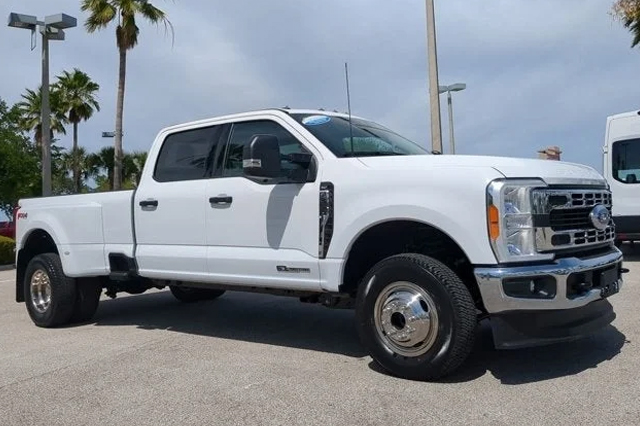 2023 Ford Super Duty F-350 DRW XLT