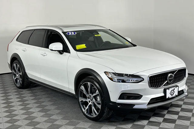 2023 Volvo V90 Cross Country B6 Wagon