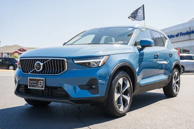 2023 Volvo XC40 B5 AWD Mild Hybrid Plus Bright SUV