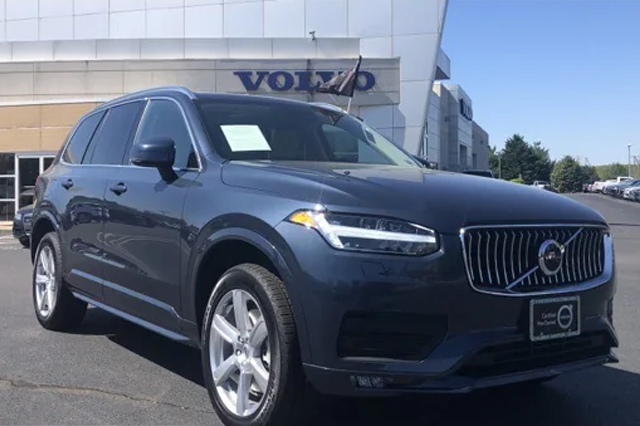 2023 Volvo XC90 B5 Core SUV
