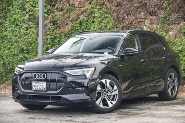 2023 Audi e-tron Premium SUV