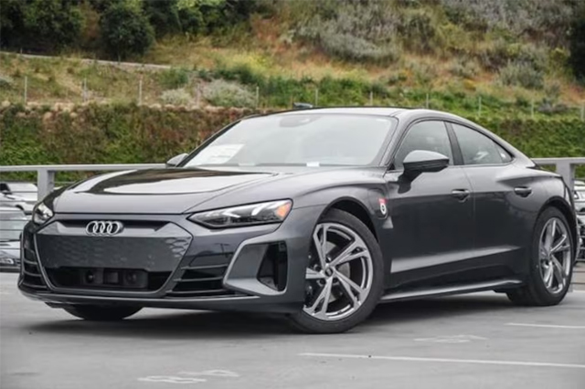 2023 Audi e-tron GT Premium Plus Sedan