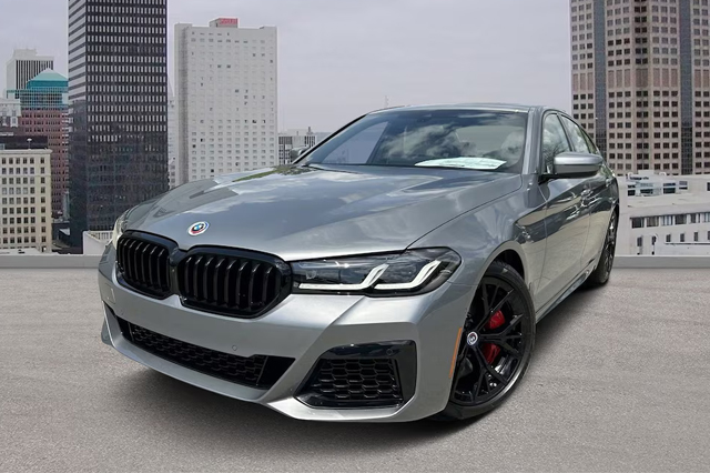 2023 BMW M550i xDrive