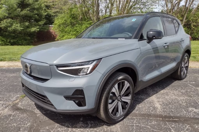 2023 Volvo XC40 Recharge Pure Electric Core SUV