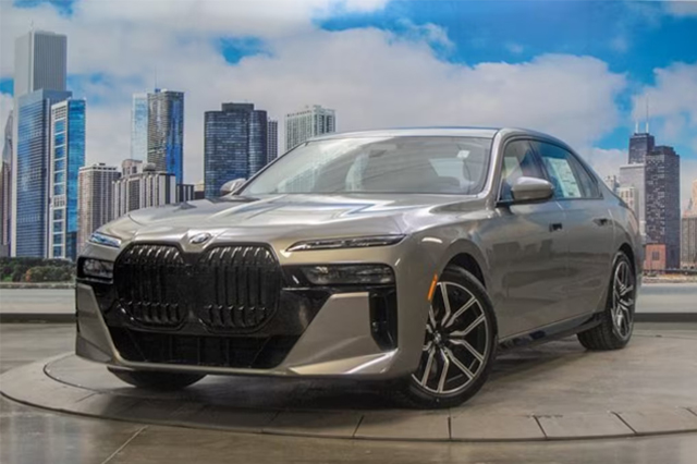 2023 BMW 760i xDrive Sedan