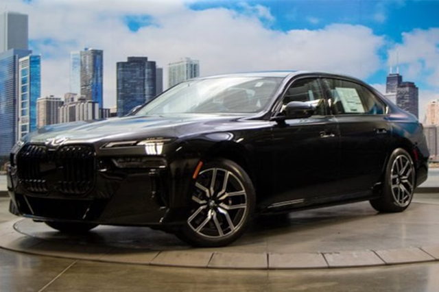2023 BMW 760i xDrive Sedan