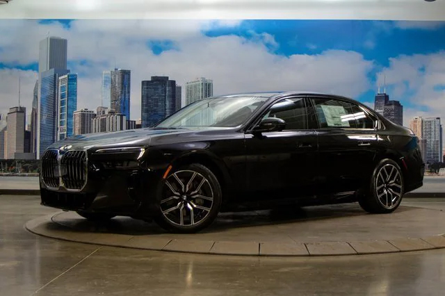 2023 BMW 740i Sedan