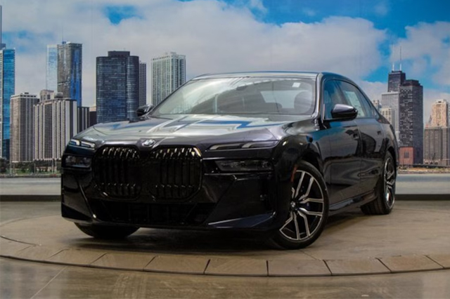 2023 BMW 740i Sedan