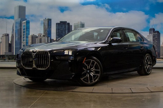 2023 BMW 740i Sedan